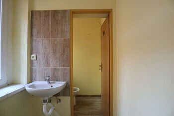 Pronájem kancelářských prostor 73 m², Karlovy Vary