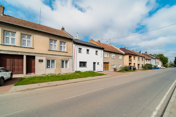 uliční pohled foto 1 - Prodej domu 122 m², Němčice nad Hanou