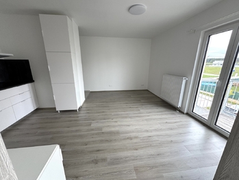 obývací pokoj s kuchyňským koutem - Pronájem bytu 2+kk v osobním vlastnictví 38 m², Zbůch
