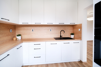 +420 604 191 744 I denisa.myslivcova@re-max.cz - Prodej bytu 3+1 v osobním vlastnictví 63 m², Ostrava