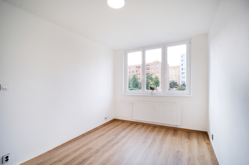 +420 604 191 744 I denisa.myslivcova@re-max.cz - Prodej bytu 3+1 v osobním vlastnictví 63 m², Ostrava