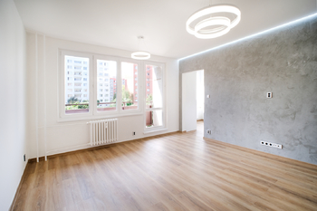 +420 604 191 744 I denisa.myslivcova@re-max.cz - Prodej bytu 3+1 v osobním vlastnictví 63 m², Ostrava