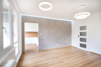 +420 604 191 744 I denisa.myslivcova@re-max.cz - Prodej bytu 3+1 v osobním vlastnictví 63 m², Ostrava