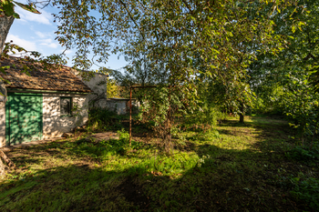 Do zahrady - Prodej domu 150 m², Veltrusy