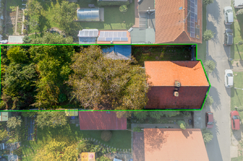 Pohled na dům s vyznačením - Prodej domu 150 m², Veltrusy