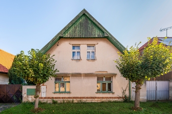 Prodej domu 307 m², Zlosyň
