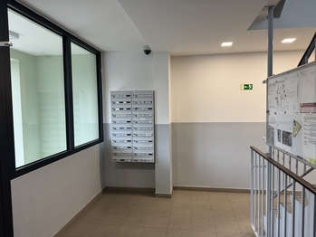 interiér domu - Pronájem bytu 2+kk v osobním vlastnictví 44 m², Praha 10 - Horní Měcholupy
