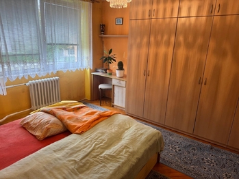 Prodej domu 400 m², Roštění