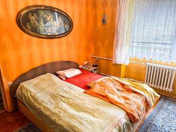Prodej domu 400 m², Roštění