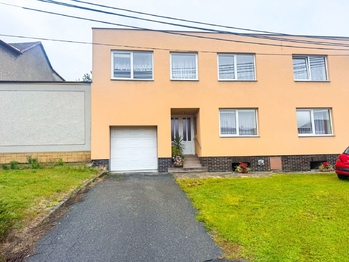 Prodej domu 400 m², Roštění