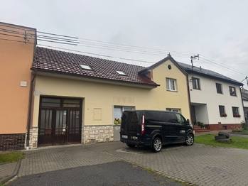 Prodej domu 450 m², Roštění