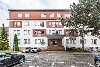 Budova. - Prodej bytu 2+kk v osobním vlastnictví 43 m², Pelhřimov