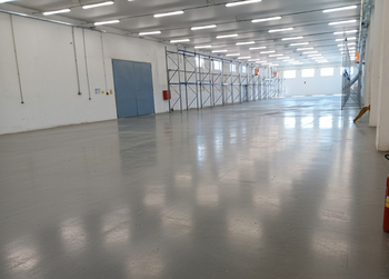 Hala splňuje všechny moderní parametry. - Pronájem jiných prostor 950 m², Hluboká nad Vltavou