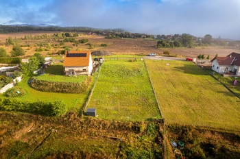 Prodej pozemku 910 m², Dobev