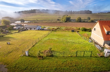 Prodej pozemku 910 m², Dobev