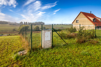 Prodej pozemku 910 m², Dobev