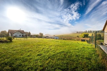 Prodej pozemku 910 m², Dobev