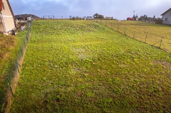 Prodej pozemku 910 m², Dobev