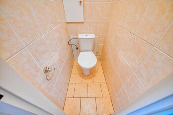 Samostatné WC - Prodej bytu 3+1 v osobním vlastnictví 71 m², Poděbrady