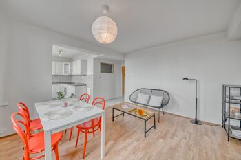 Obývací pokoj - Prodej bytu 3+1 v osobním vlastnictví 71 m², Poděbrady