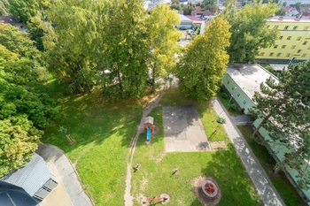Výhled z obývacího pokoje - Prodej bytu 3+1 v osobním vlastnictví 71 m², Poděbrady