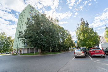 Pohled na dům  - Prodej bytu 3+1 v osobním vlastnictví 71 m², Poděbrady