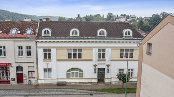Prodej nájemního domu 400 m², Hronov