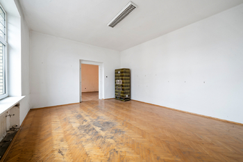 Prodej nájemního domu 400 m², Hronov