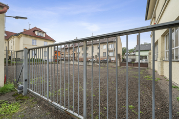 Prodej nájemního domu 400 m², Hronov