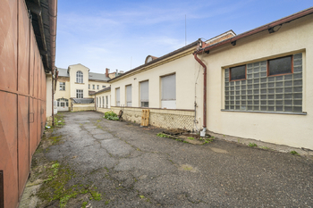 Prodej nájemního domu 400 m², Hronov
