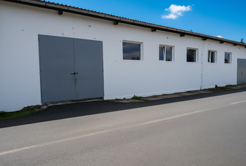 Příjezdová vrata. - Pronájem jiných prostor 325 m², Hluboká nad Vltavou