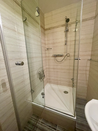 Pronájem bytu 2+kk v osobním vlastnictví 46 m², Praha 8 - Kobylisy