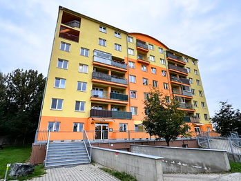 Pronájem bytu 1+kk v osobním vlastnictví 41 m², Klecany