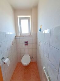 WC - Pronájem bytu 4+1 v osobním vlastnictví 130 m², České Budějovice