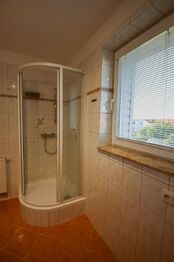 koupelna - Pronájem bytu 4+1 v osobním vlastnictví 130 m², České Budějovice