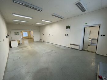 Prodej obchodních prostor 188 m², Vsetín