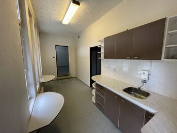 Prodej obchodních prostor 188 m², Vsetín
