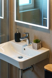 umyvadlo detail - Prodej domu 151 m², Lysice