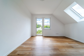 ložnice 2 NP - Prodej domu 151 m², Lysice