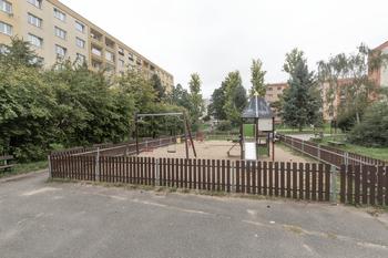 dětské hřiště - Prodej bytu 2+1 v osobním vlastnictví 54 m², Praha 10 - Malešice