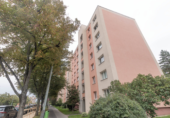 pohled na dům - Prodej bytu 2+1 v osobním vlastnictví 54 m², Praha 10 - Malešice