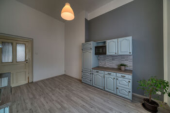 kuchyň s jídelnou - Prodej bytu 3+1 v osobním vlastnictví 115 m², Praha 5 - Smíchov