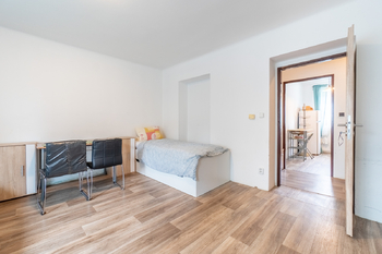 Obývací pokoj II - Prodej bytu 3+1 v osobním vlastnictví 58 m², Říčany