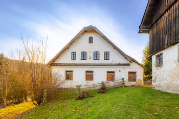 čelní pohled na chalupu  - Prodej domu 175 m², Čenkovice