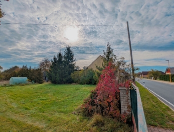 Prodej pozemku 1000 m², Krchleby