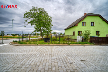 Prodej pozemku 117 m², Káraný