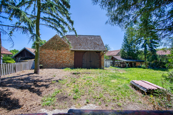 Prodej pozemku 1031 m², Záhornice