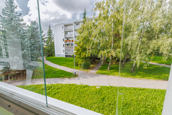 Pohled z lodžie - Pronájem bytu 1+kk v osobním vlastnictví 35 m², Praha 10 - Hostivař