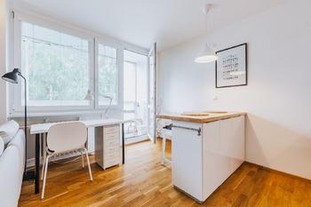 Vstup na lodžii - Pronájem bytu 1+kk v osobním vlastnictví 35 m², Praha 10 - Hostivař