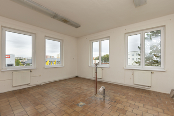 Pronájem kancelářských prostor 242 m², Pardubice